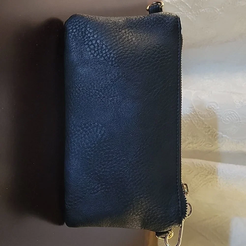 BRAND NEW CHARLIE'S BLACK VEGAN LEATHER SMALL BAG
